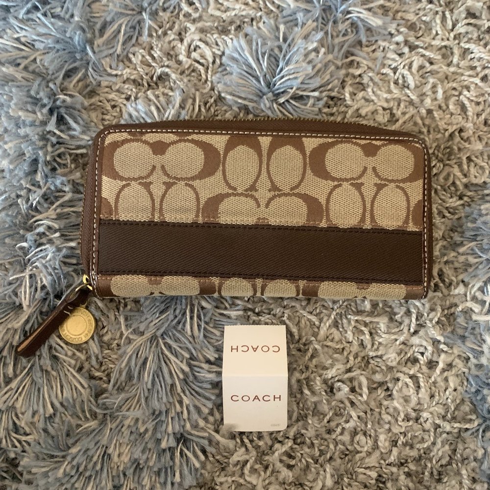 NEW Coach Leather Zip Wallet in Signature Canvas - Khaki/Brown